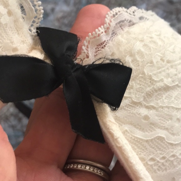 huit Lingerue Underwire Bra 34A - Picture 4 of 8